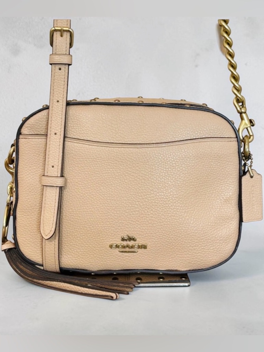 COACH Crystal Rivet Pebble Leather Camera Bag Crossbody in Nude Pink